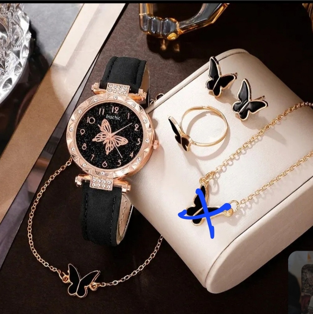 4 pieces of bracelet earrings, diamond wristwatch, and adjustable ring.